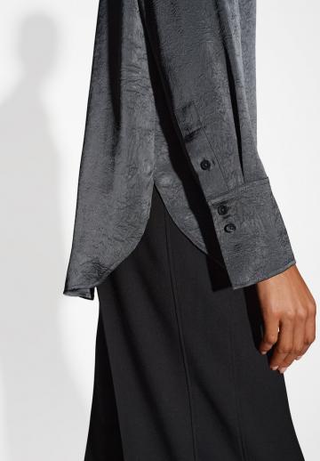 Атласная блузка