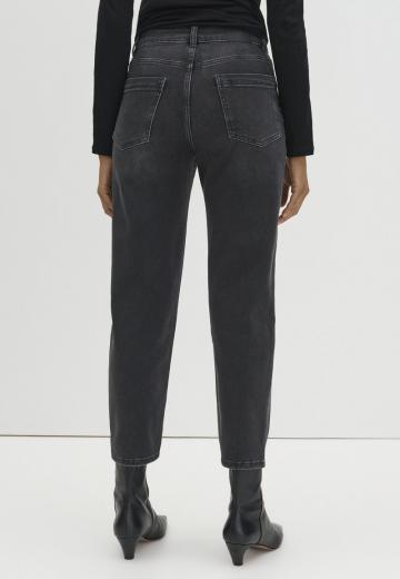 Короткие джинсы