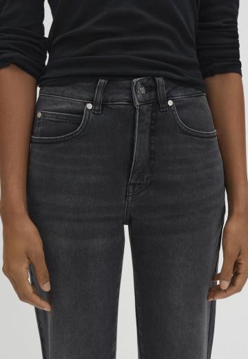 Короткие джинсы