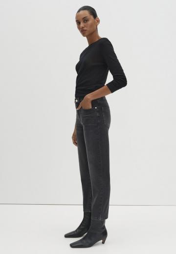 Короткие джинсы