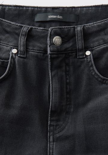 Короткие джинсы