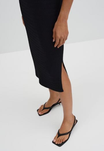 Вязаное платье