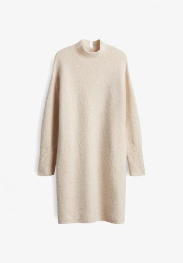 Вязаное платье