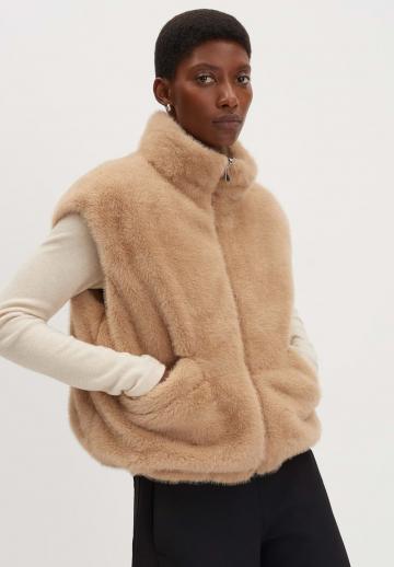 Пуховой жилет