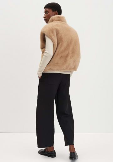 Пуховой жилет