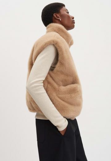 Пуховой жилет