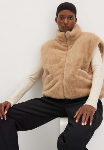 Пуховой жилет