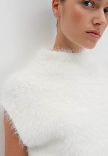 Пуловер без рукавов