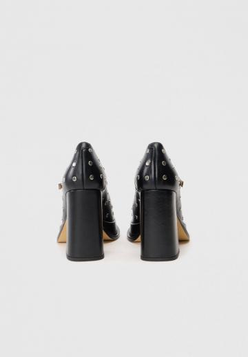 Туфли на высоком каблуке