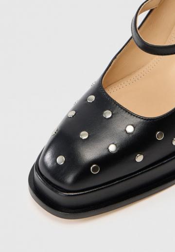 Туфли на высоком каблуке