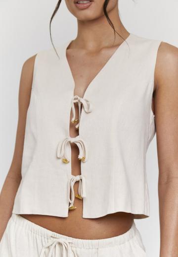 Джинсовая жилетка