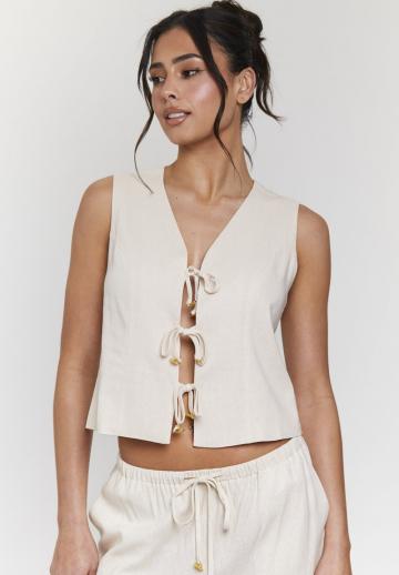 Джинсовая жилетка