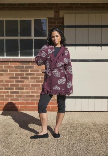 Жаккардовая вязаная кофта