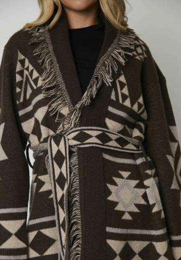 Жаккардовая вязаная кофта