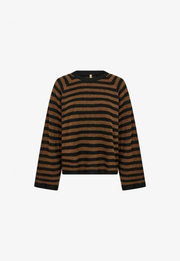 Пуловер в полоску