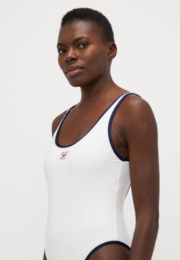 Слитный купальник