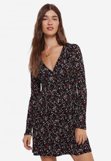 Короткое платье