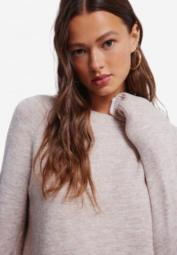 Пуловер в полоску