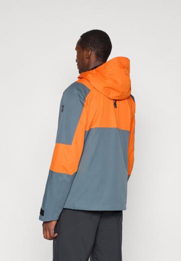 Сноубордическая куртка