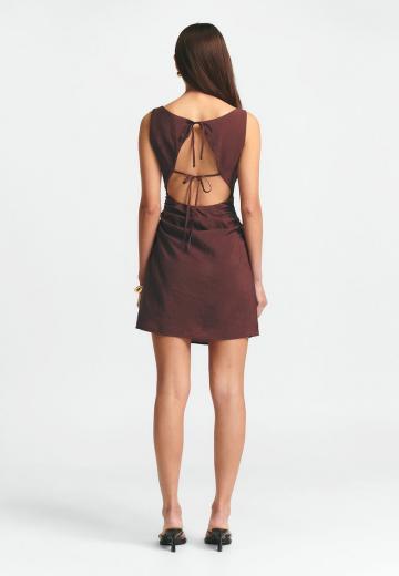 Короткое платье