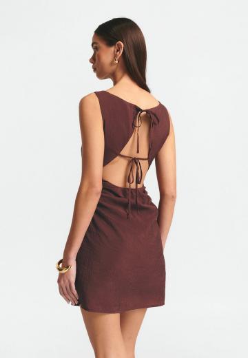 Короткое платье