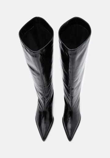 Высокие сапоги