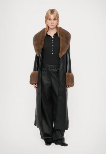 Пальто из искусственной кожи