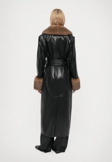 Пальто из искусственной кожи