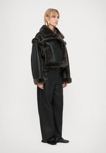 Короткая куртка