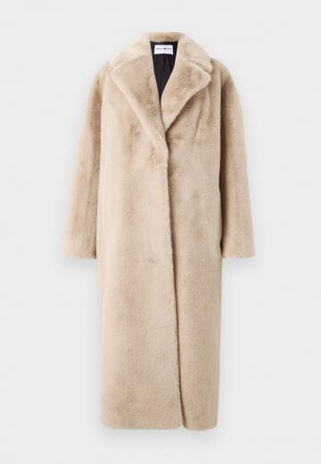 Шерстяное пальто