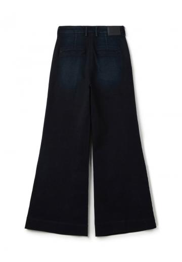 Клешеные джинсы