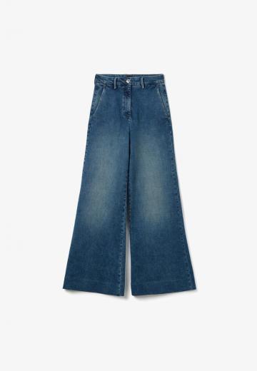 Клешеные джинсы