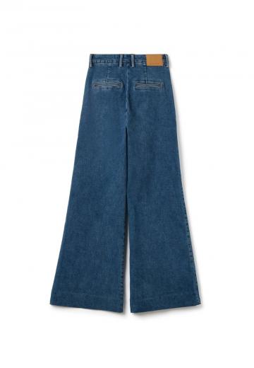 Клешеные джинсы