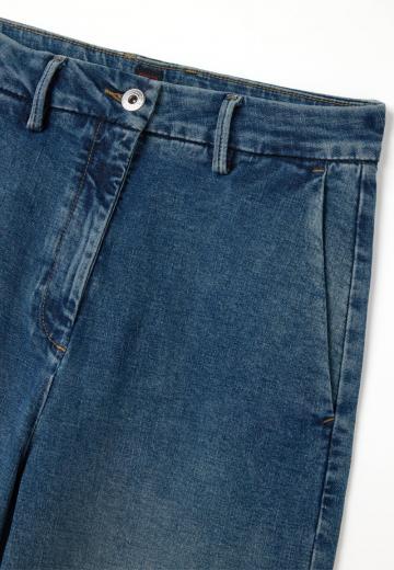 Клешеные джинсы