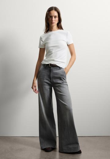 Клешеные джинсы