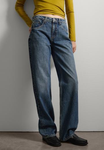 Прямые джинсы