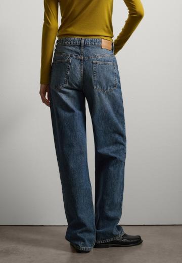 Прямые джинсы