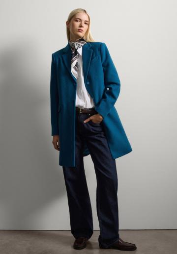 Короткое пальто