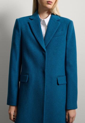 Короткое пальто