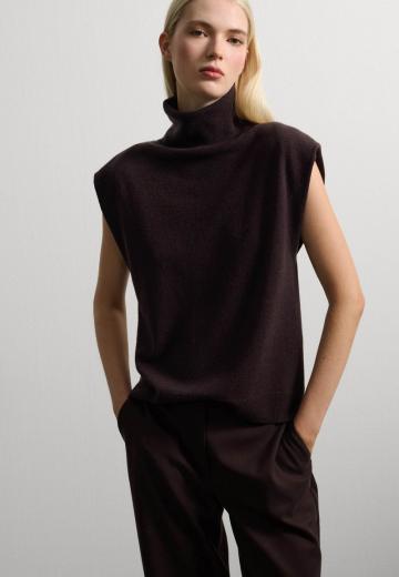 Пуловер без рукавов