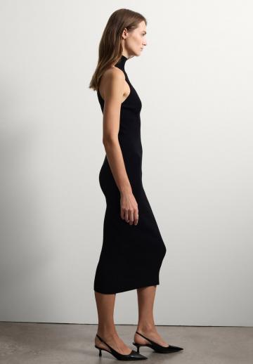 Вязаное платье