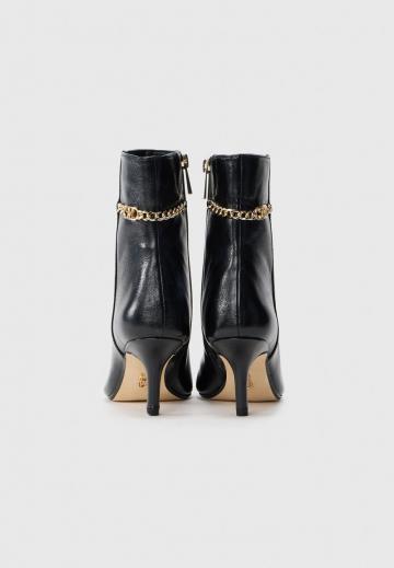 Высокие сапоги