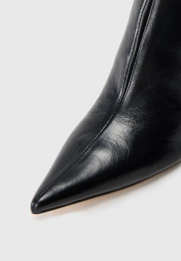 Высокие сапоги