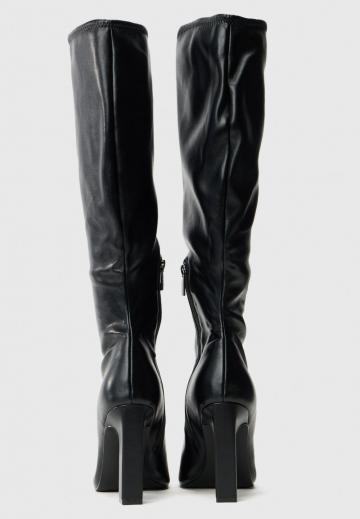 Высокие сапоги