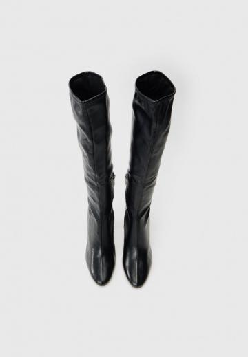 Высокие сапоги