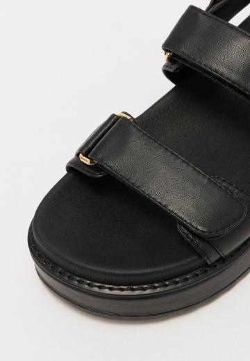 Босоножки на платформе