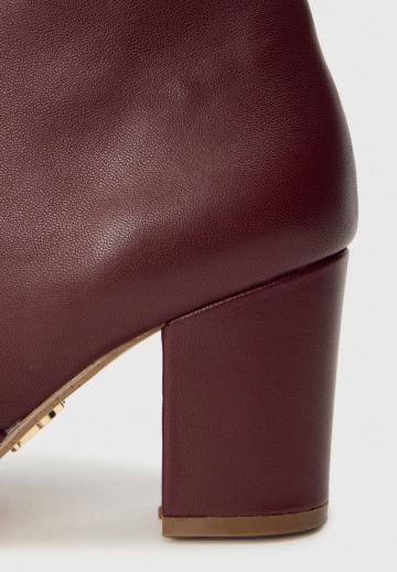 Высокие сапоги