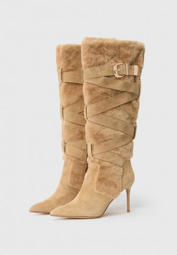 Высокие сапоги