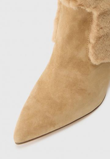 Высокие сапоги