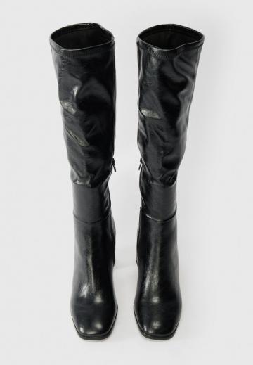 Высокие сапоги